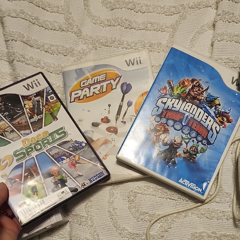Nintendo Wii Console Bundle - White